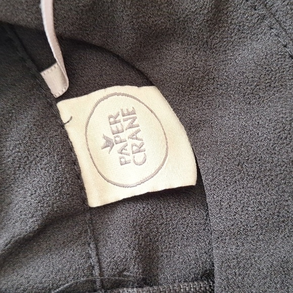 Paper Crane Black Sleeveless Blouse - Picture 8 of 11